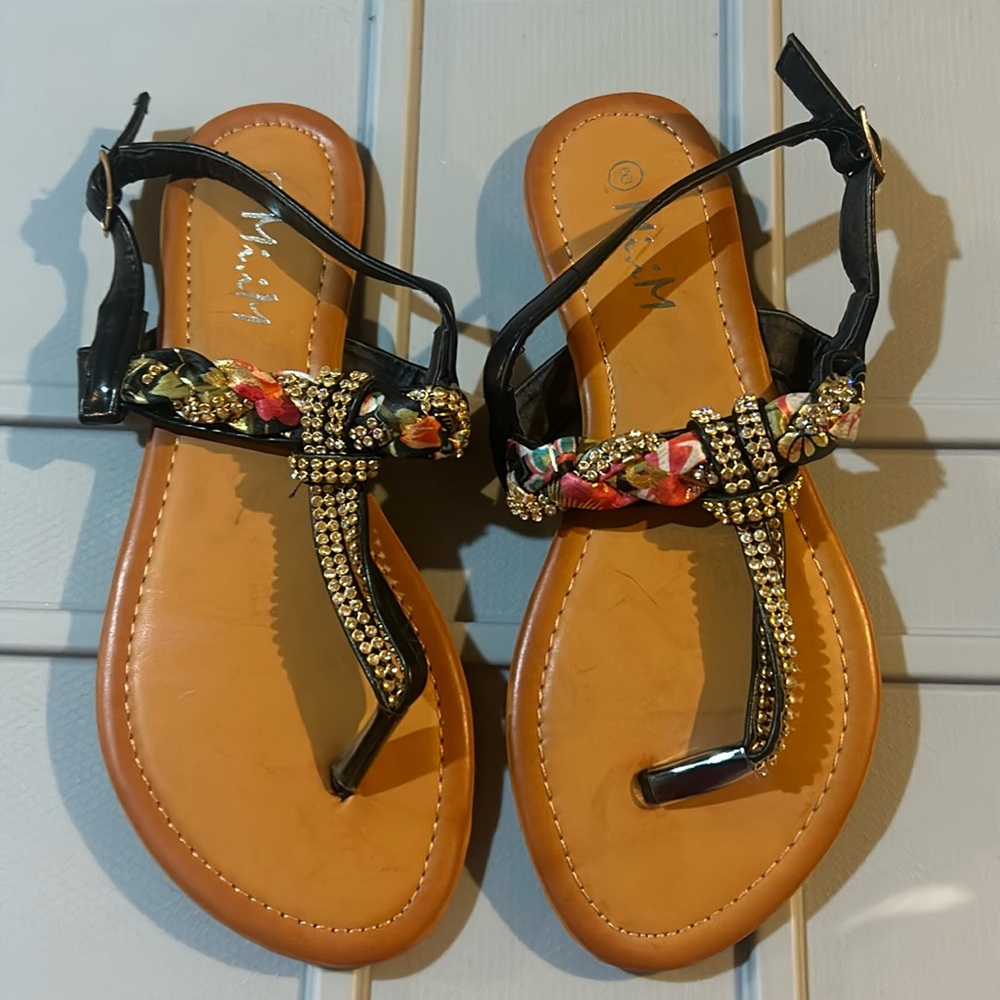 NWOT sandals